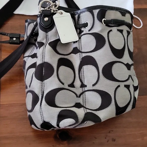 Coach Signature Poppy Drawstring Crossbody Bucket Bag - Black - Picture 5 of 12